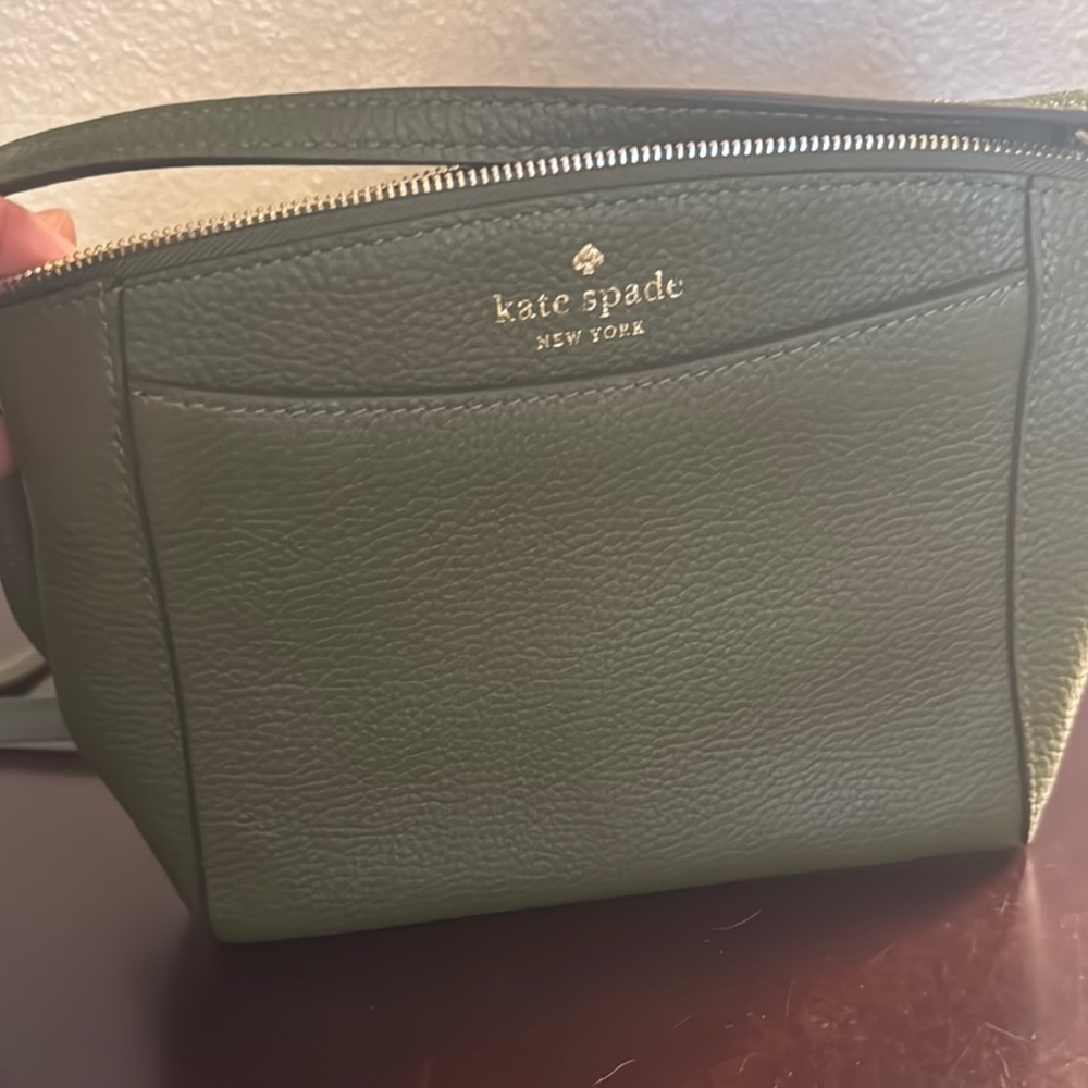 Kate Spade Green Crossbody Bag with Sleek Design